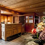 Engadiner Boutique-hotel Guardaval 4*