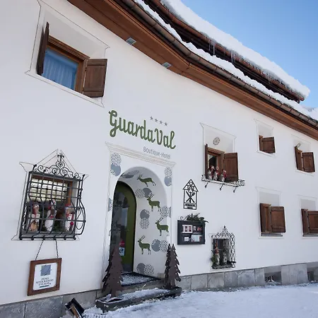 Engadiner Boutique-hotel Guardaval 酒店 4*