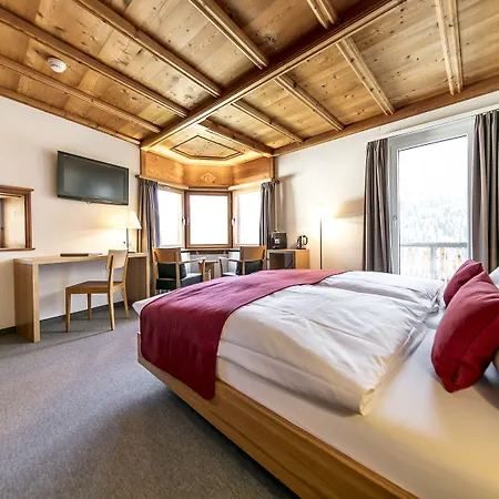 Engadiner Boutique-hotel Guardaval 酒店 施库尔