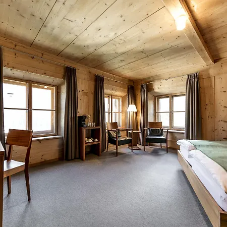 Engadiner Boutique-hotel Guardaval 4*