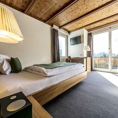 Engadiner Boutique-hotel Guardaval 4*