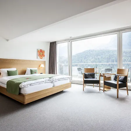 Engadiner Boutique-hotel Guardaval ホテル シュクオル