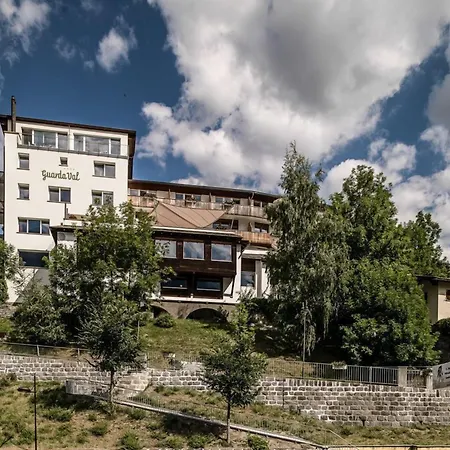 Engadiner Boutique-hotel Guardaval 施库尔