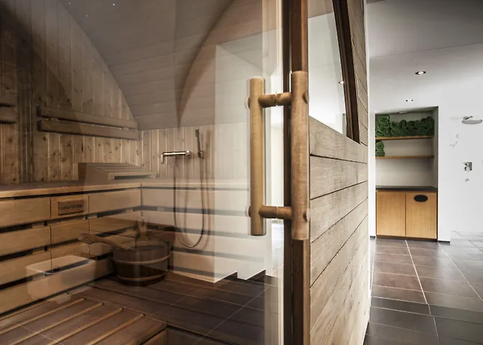 Engadiner Boutique-hotel Guardaval 4* Scuol