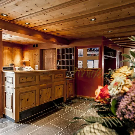 Engadiner Boutique-hotel Guardaval 4*