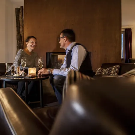 Hotel Engadiner Boutique-hotel Guardaval 4*