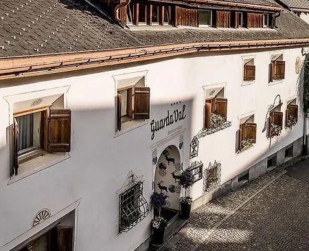 Engadiner Boutique-hotel Guardaval 4*