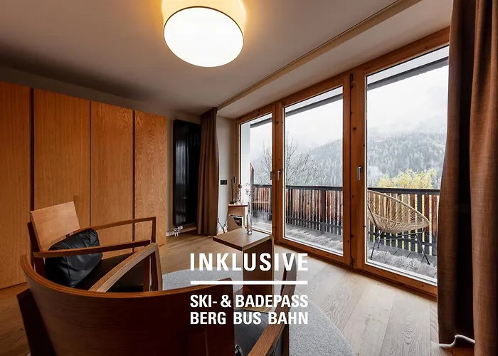 Отель Engadiner Boutique-hotel Guardaval 4*