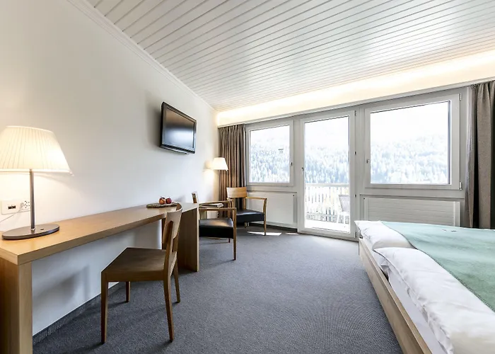 Отель Engadiner Boutique-hotel Guardaval