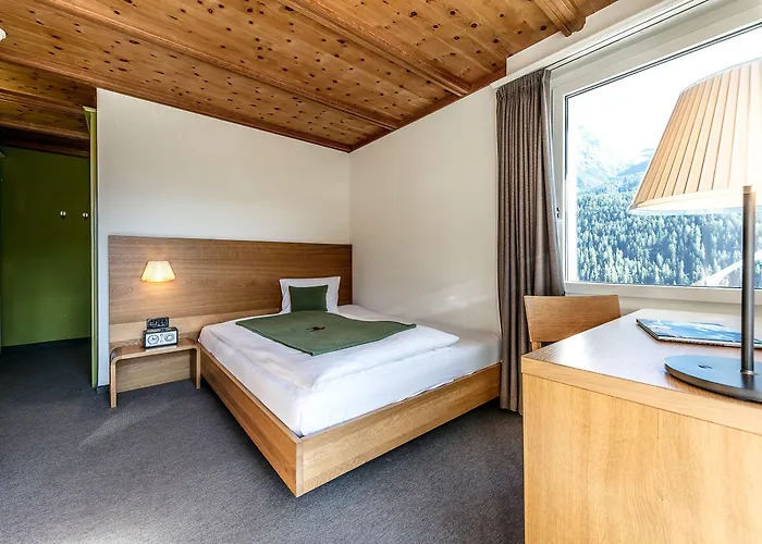 Engadiner Boutique-hotel Guardaval 4* Скуоль